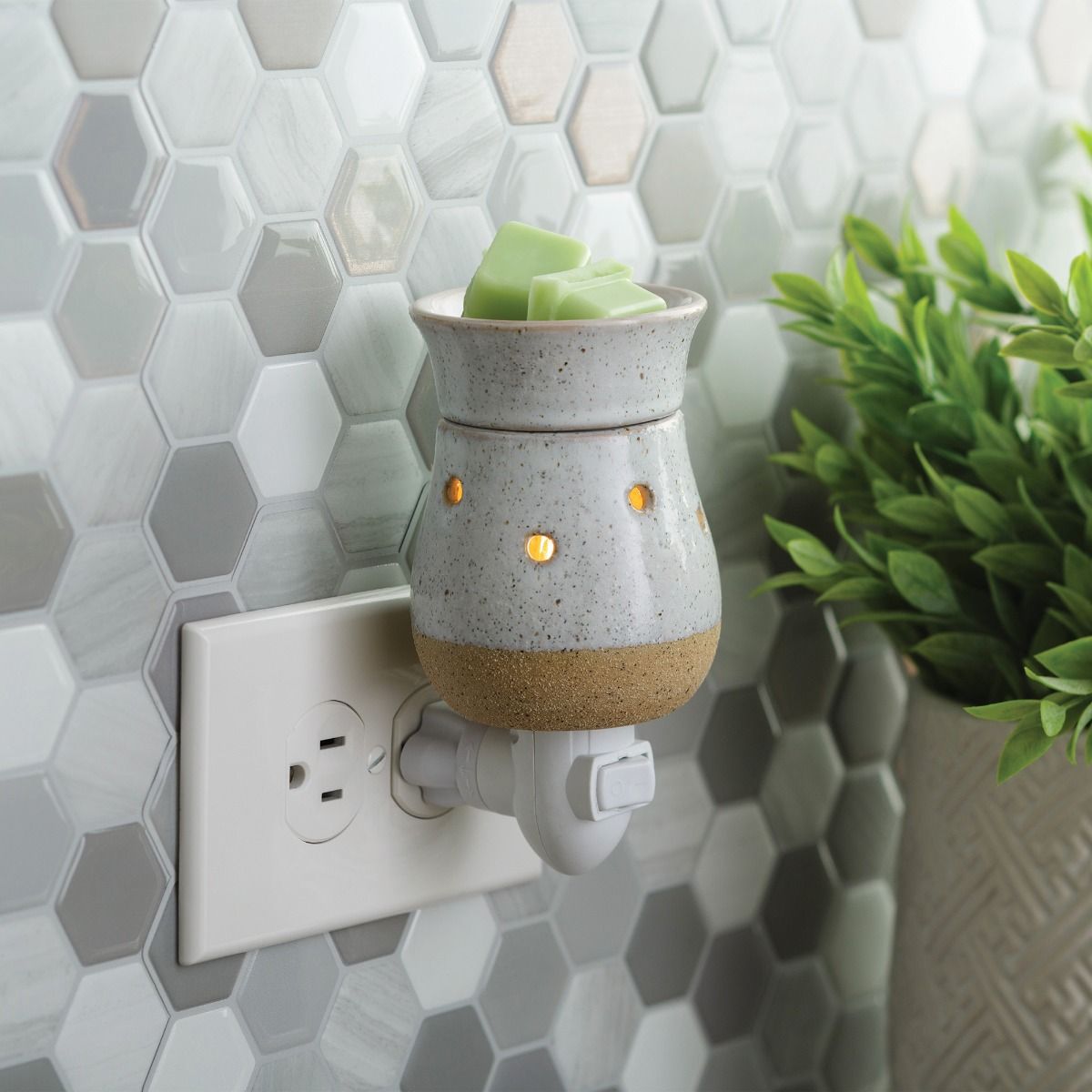 Rustic White Pluggable Fragrance Warmer